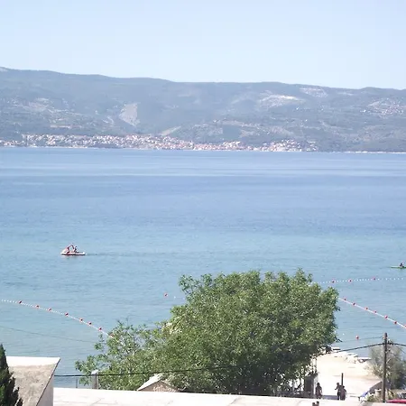 شقة Ticinovic أوميس