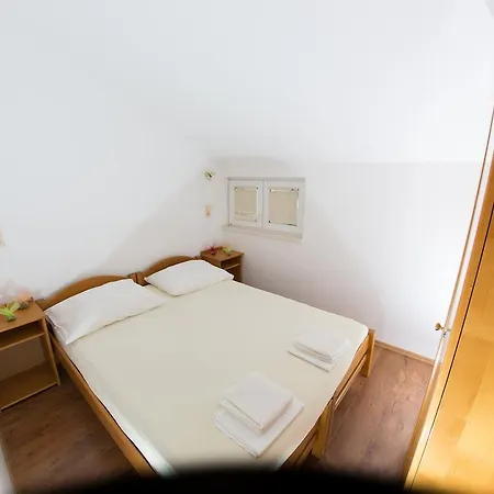 شقة Ticinovic أوميس