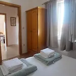 Apartment Ticinovic Omis