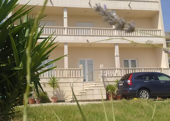 아파트 Ticinovic *