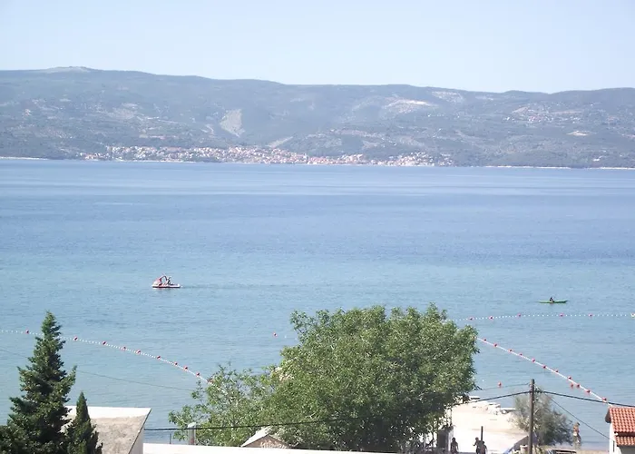 아파트 Ticinovic 오미스