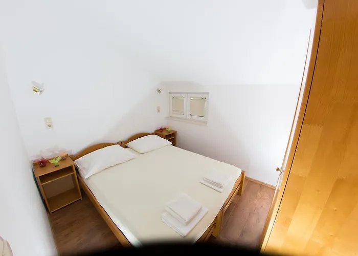 아파트 Ticinovic 오미스