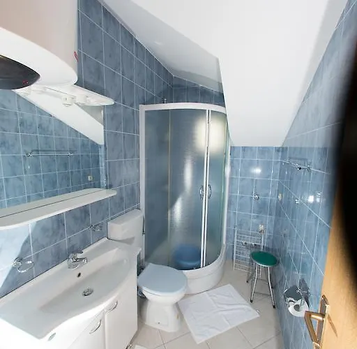 아파트 Ticinovic 오미스